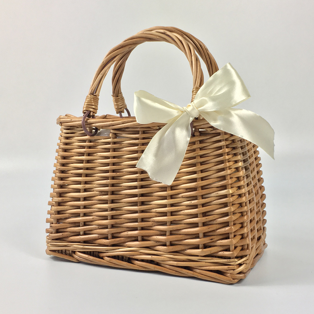カゴバッグ リボン付き籐編みハンドバッグ型カゴバッグ