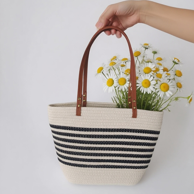 カゴバッグ なめらか編み目のシンプルトート