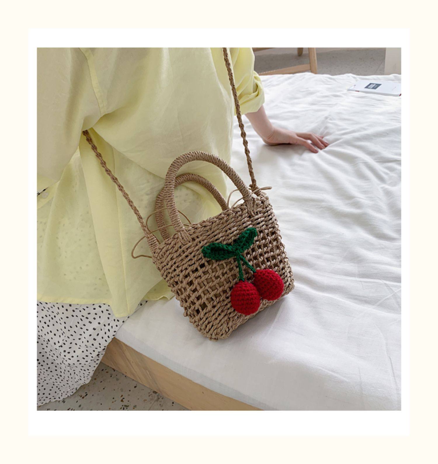 カゴバッグ さくらんぼ刺繍付き手編みカゴバッグ