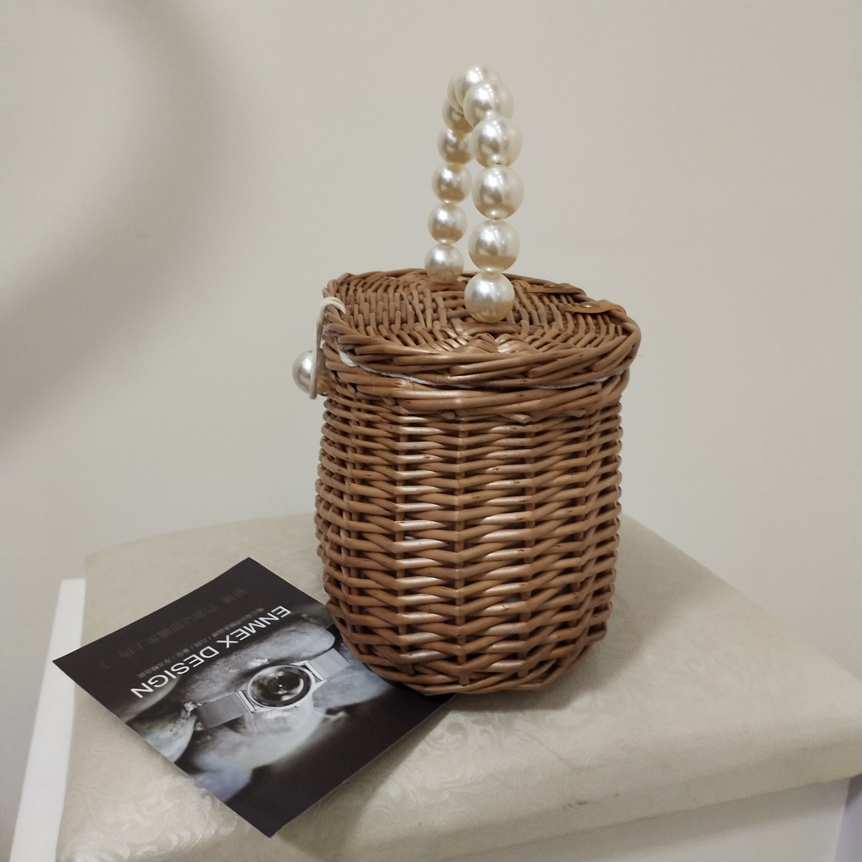 カゴバッグ パール持ち手付き花飾り籐編みカゴバッグ