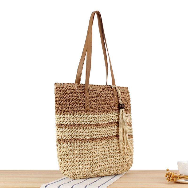 タッセル付きボーダー編みカゴバッグトート型