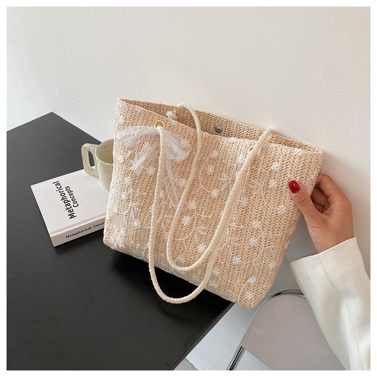 カゴバッグ 花刺繍リボン付きナチュラルトート