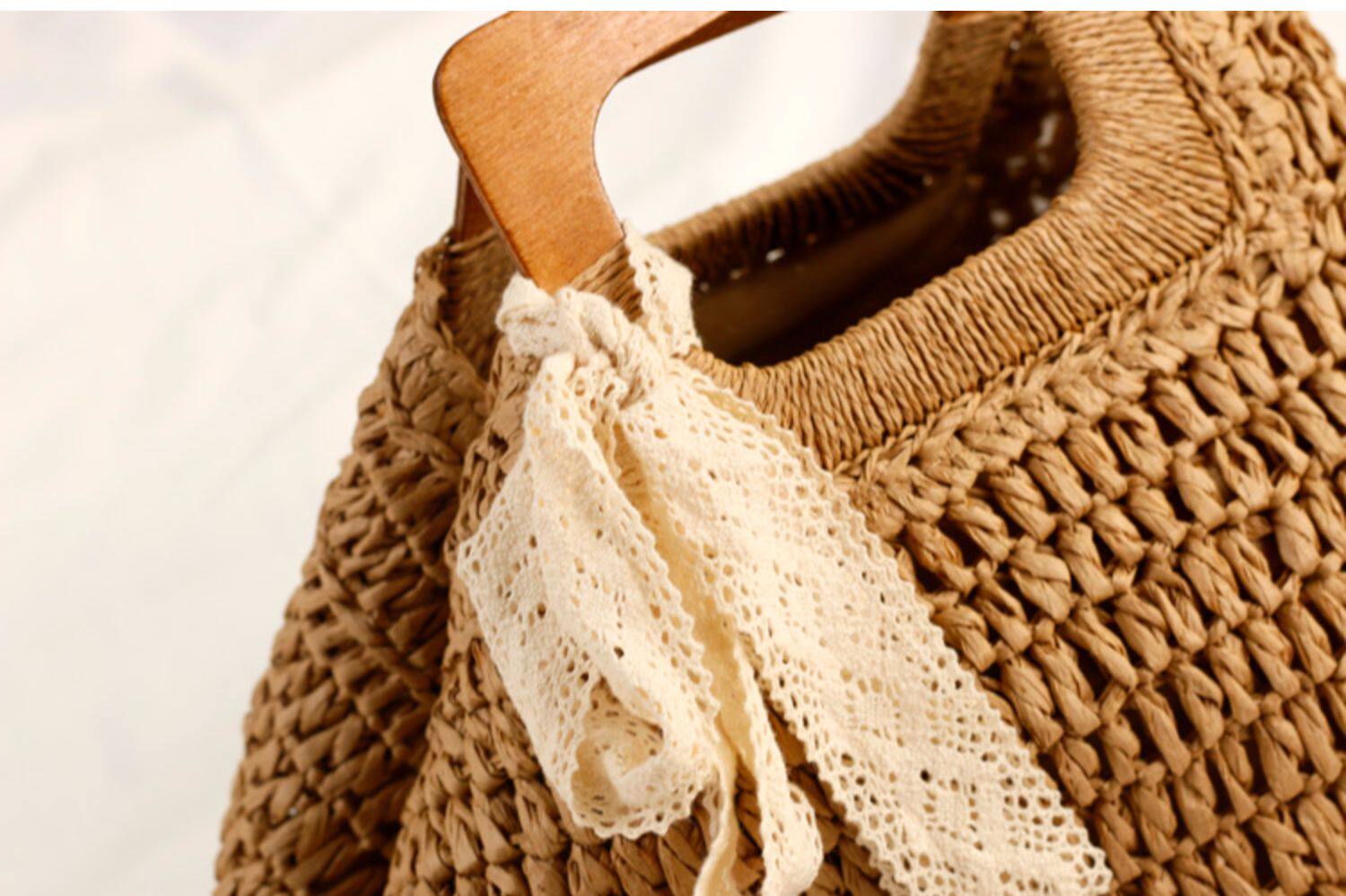 カゴバッグ 木製ハンドル付き手編みカゴバッグ巾着型