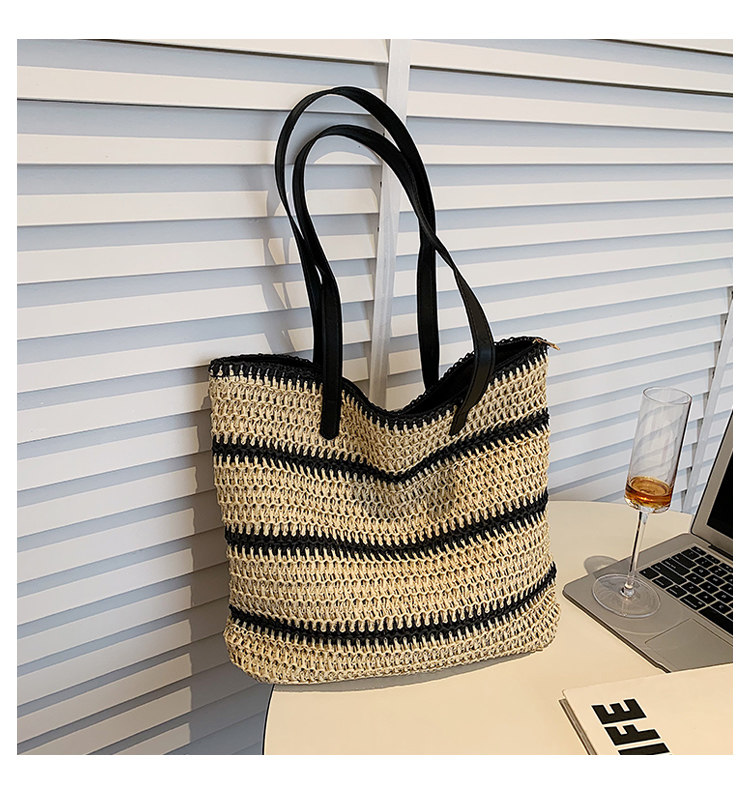 カゴバッグ ボーダー編み込みの大容量トート型かごバッグ