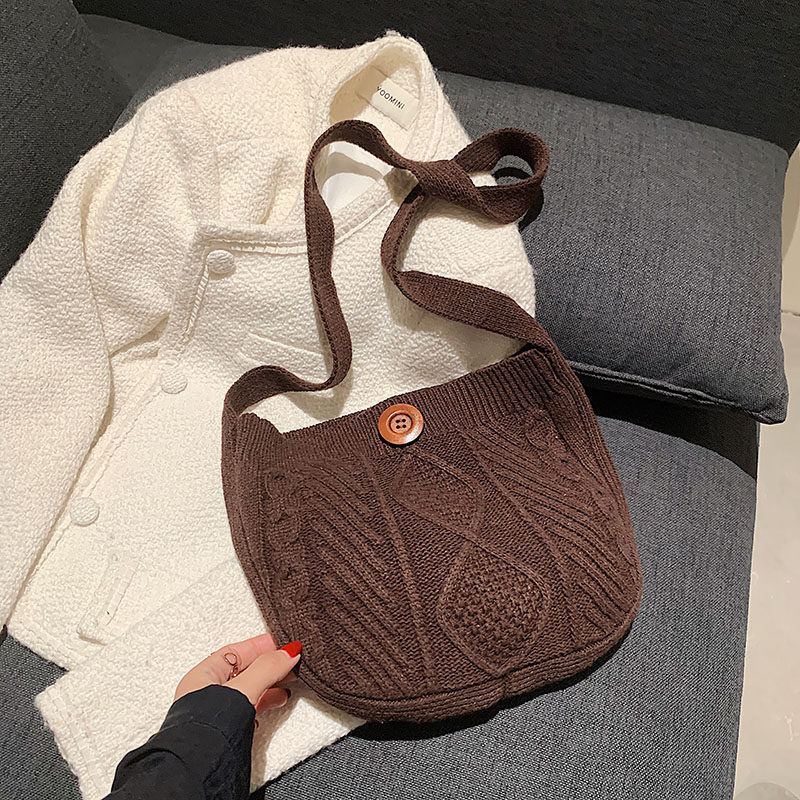 カゴバッグ ケーブル編みニットショルダーバッグ