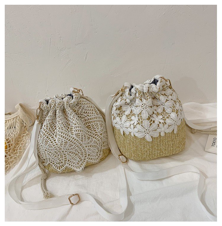 カゴバッグ 花柄刺繍レース付き巾着型編み込みかごばっぐ