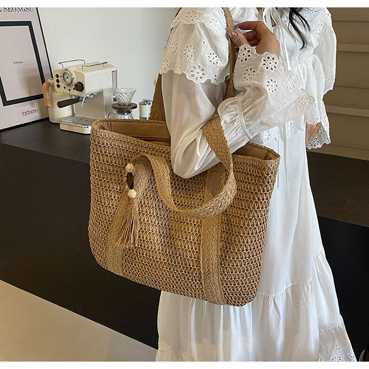 カゴバッグ タッセル付き透かし編みカゴバッグトート型