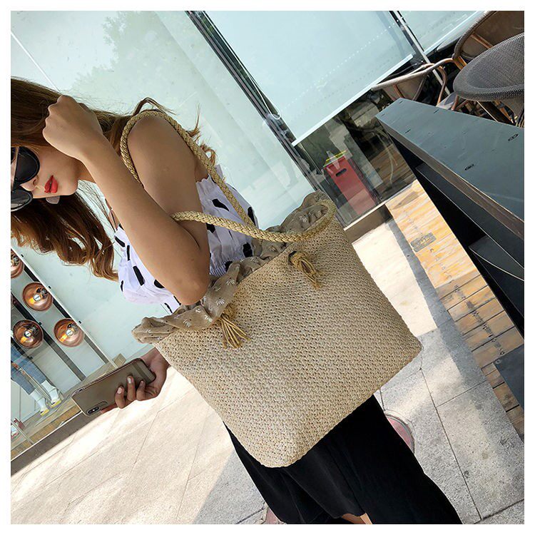 カゴバッグ フリル巾着付き編み込みトート型カゴバッグ