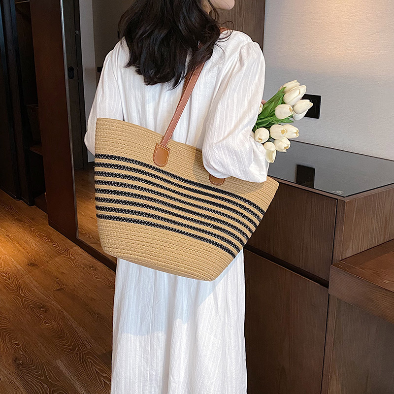 カゴバッグ ボーダー柄編み込み大容量カゴバッグ