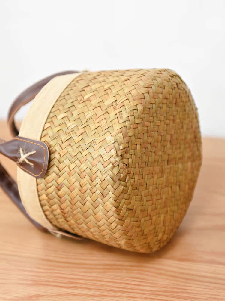 カゴバッグ 天然素材編み込み円筒型ハンドル付きバッグ