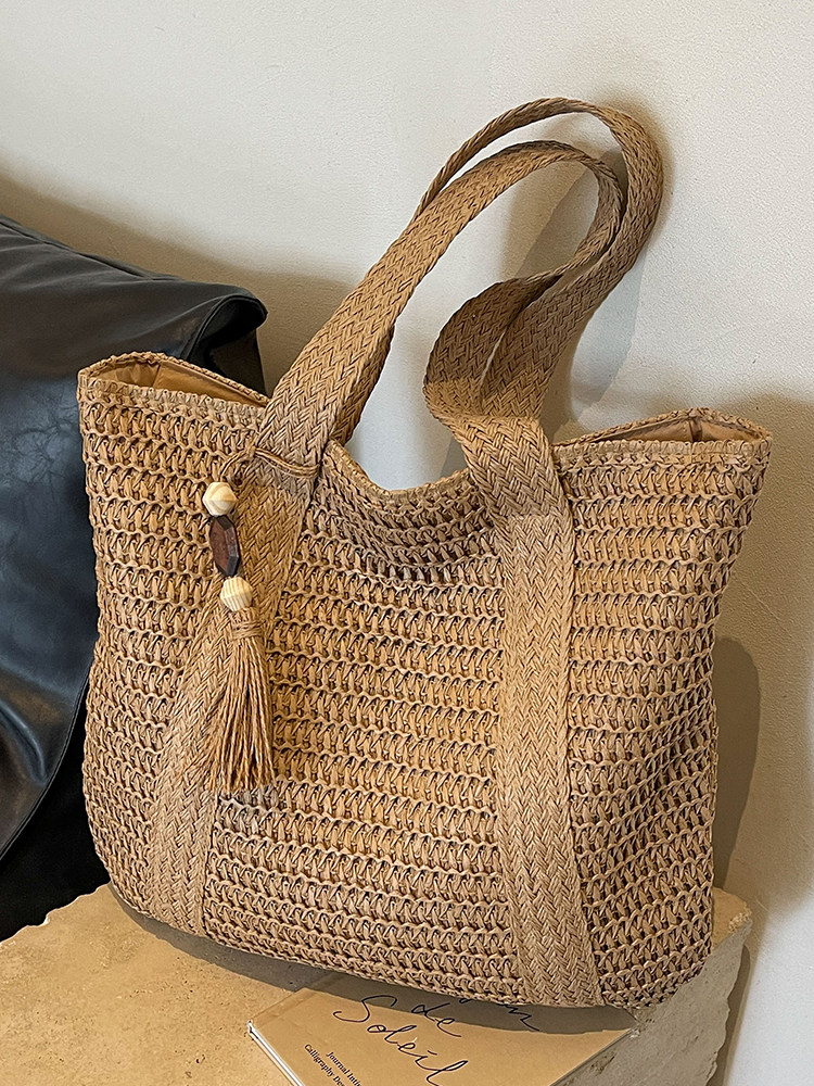 カゴバッグ タッセル付き透かし編みカゴバッグトート型