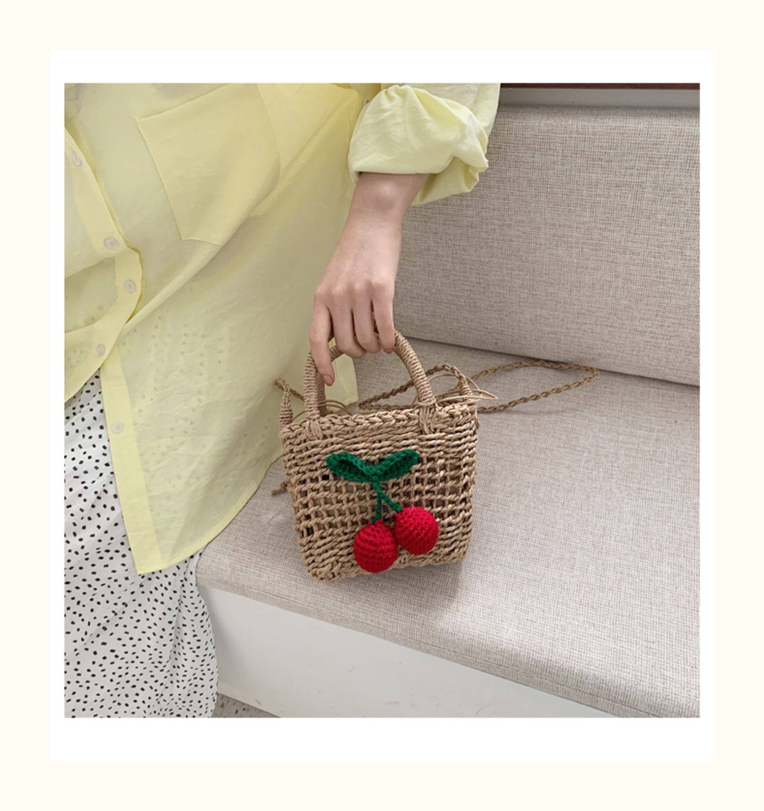 カゴバッグ さくらんぼ刺繍付き手編みカゴバッグ