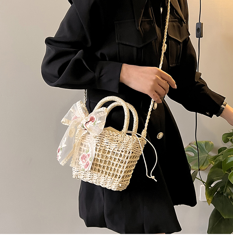 カゴバッグ 花柄レース装飾付き編み込みかごハンドバッグ