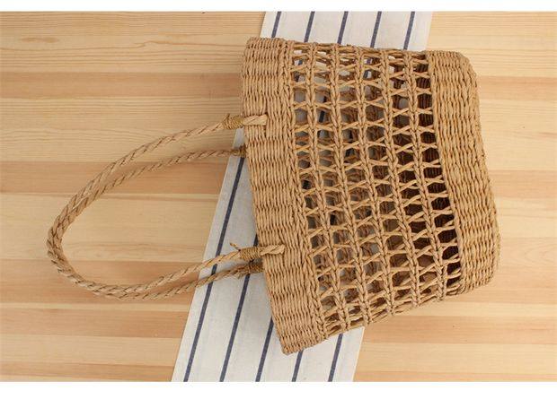 透かし編み縄取っ手のナチュラルカゴバッグ