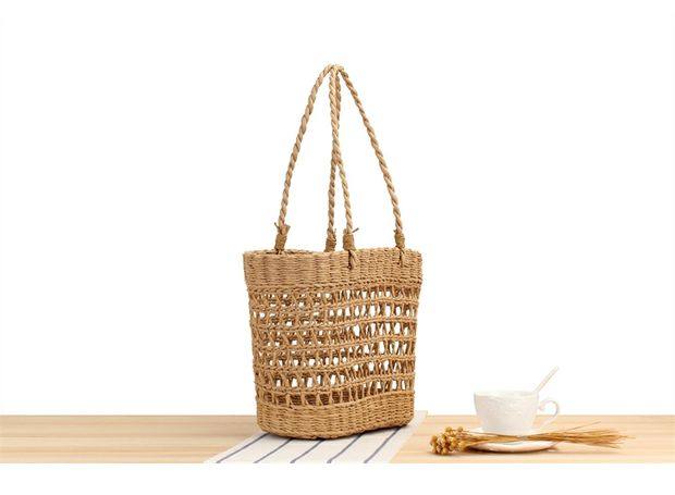 透かし編み縄取っ手のナチュラルカゴバッグ