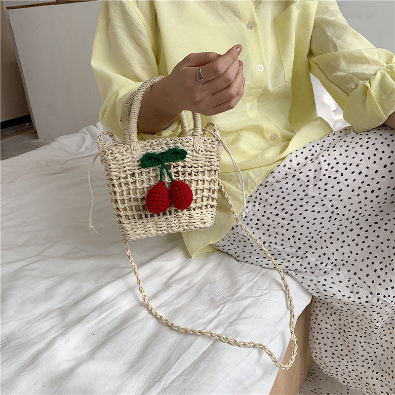 カゴバッグ さくらんぼ刺繍付き手編みカゴバッグ