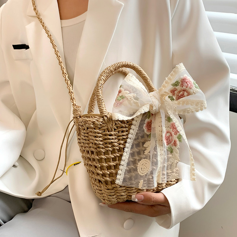 花柄刺繍リボン付き巾着型カゴバッグ