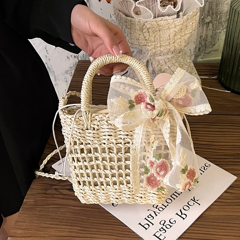 花柄刺繍リボン付き巾着型カゴバッグ