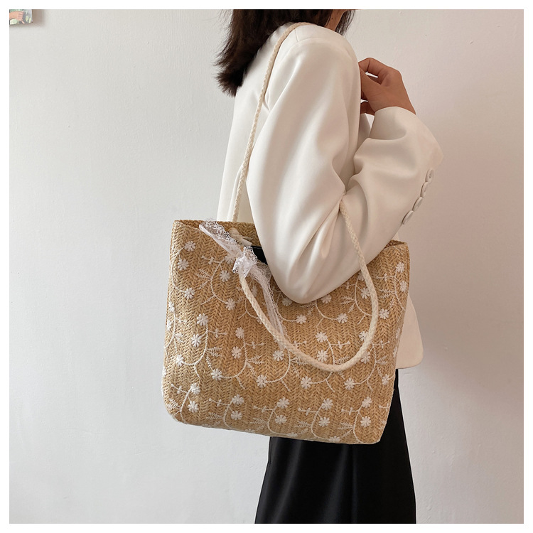 カゴバッグ 花刺繍リボン付きナチュラルトート