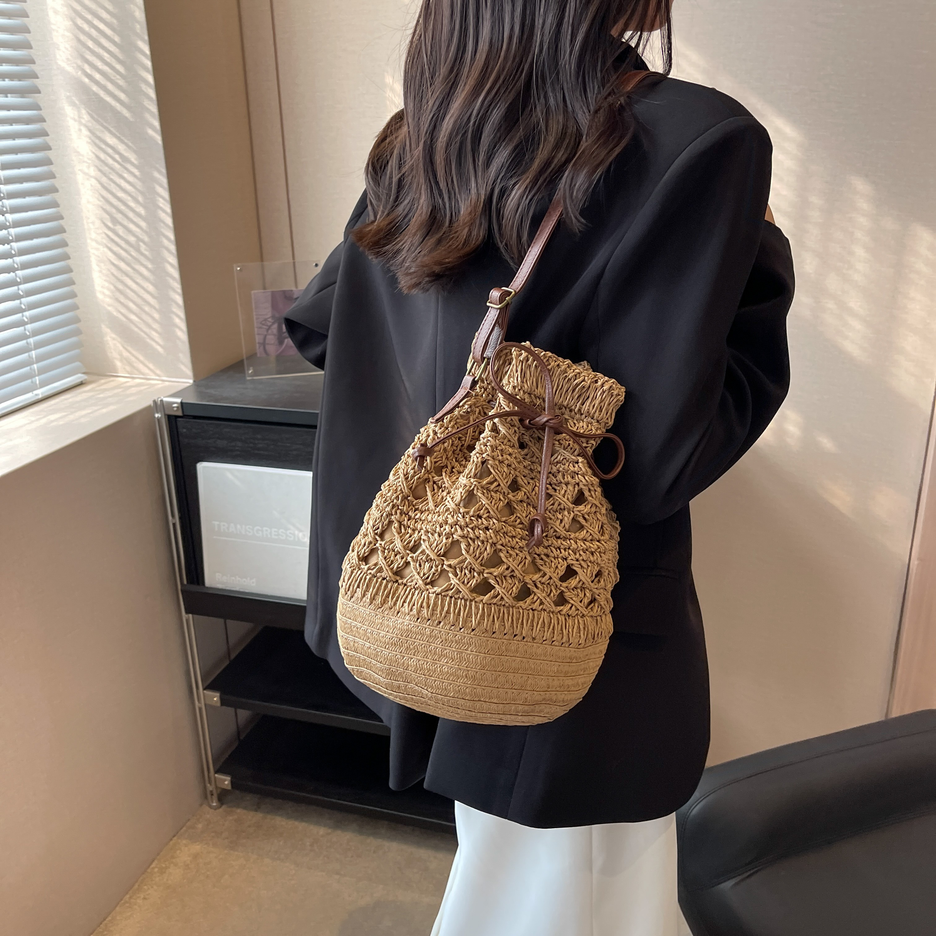 カゴバッグ 手編み風巾着型カゴバッグ ショルダーストラップ付き