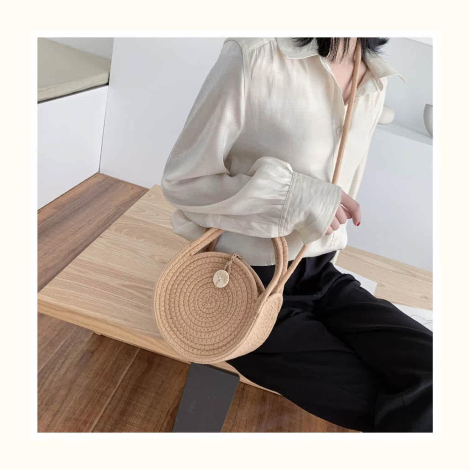 カゴバッグ 渦巻き編み丸型ボタン留めカゴバッグ