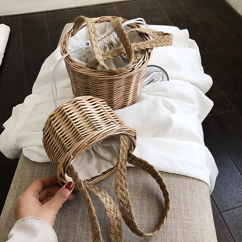 カゴバッグ 巾着付き丸型編み込みカゴバッグ