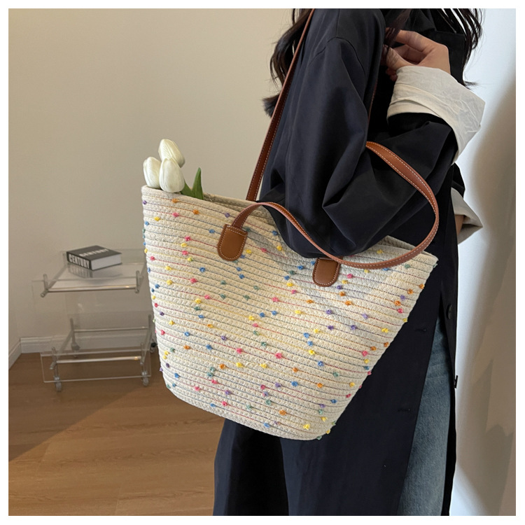 カゴバッグ なめらか編み目のシンプルトート