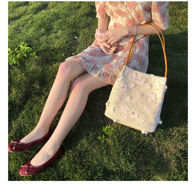 カゴバッグ 花びら装飾編み込みカゴショルダーバッグ