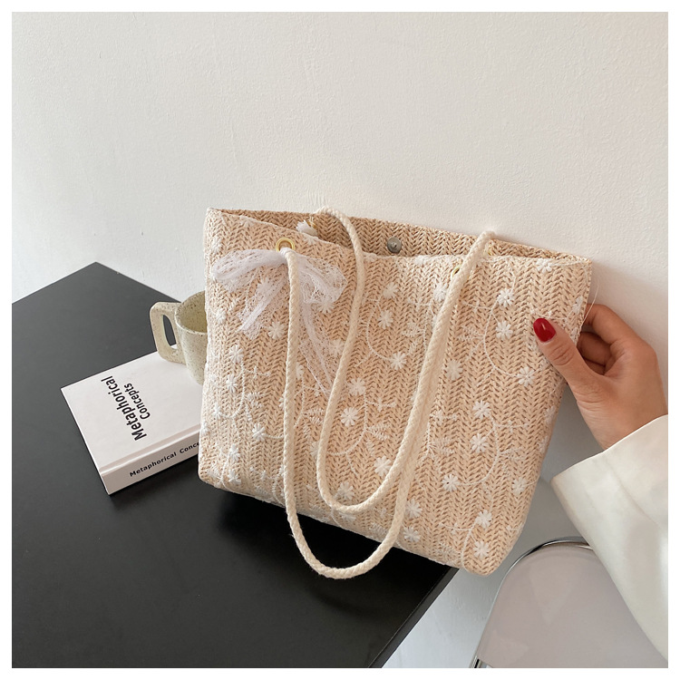 カゴバッグ 花刺繍リボン付きナチュラルトート