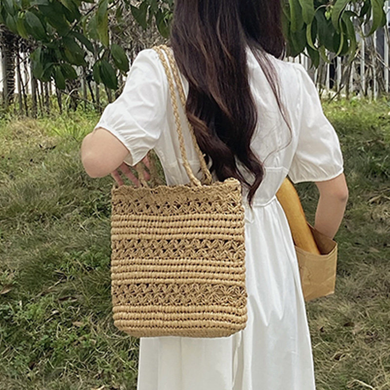 カゴバッグ 花模様編み込み大容量トート型かごバッグ
