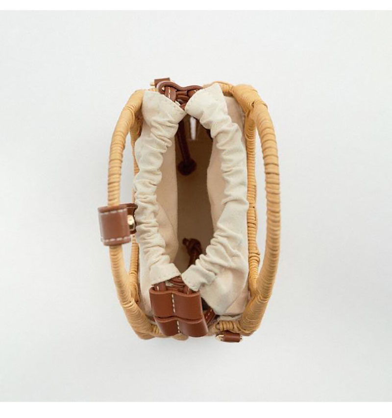 カゴバッグ 三角形デザインの籐編みハンドバッグ型カゴバッグ