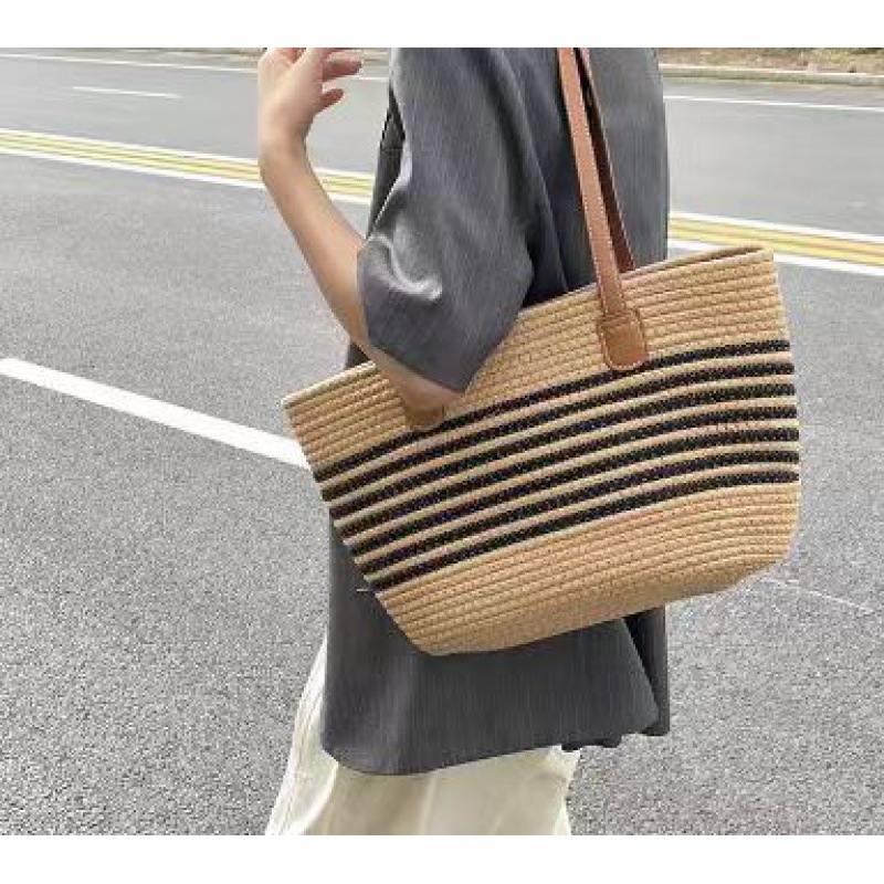 カゴバッグ なめらか編み目のシンプルトート