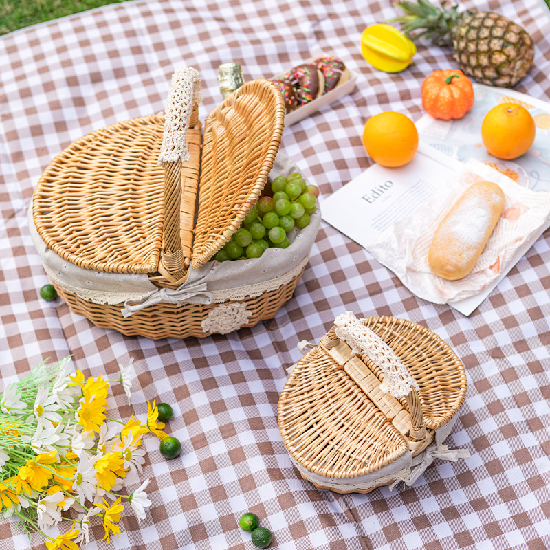 カゴバッグ 天然素材の蓋付きピクニックバスケット