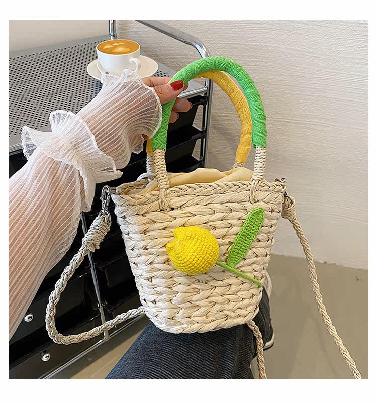 カゴバッグ フルーツモチーフ付き編み込みカゴバッグ