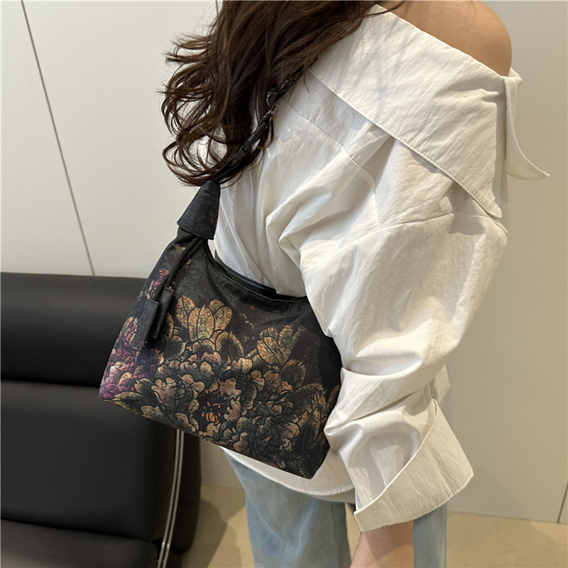 カゴバッグ 花模様アンティーク風バッグ