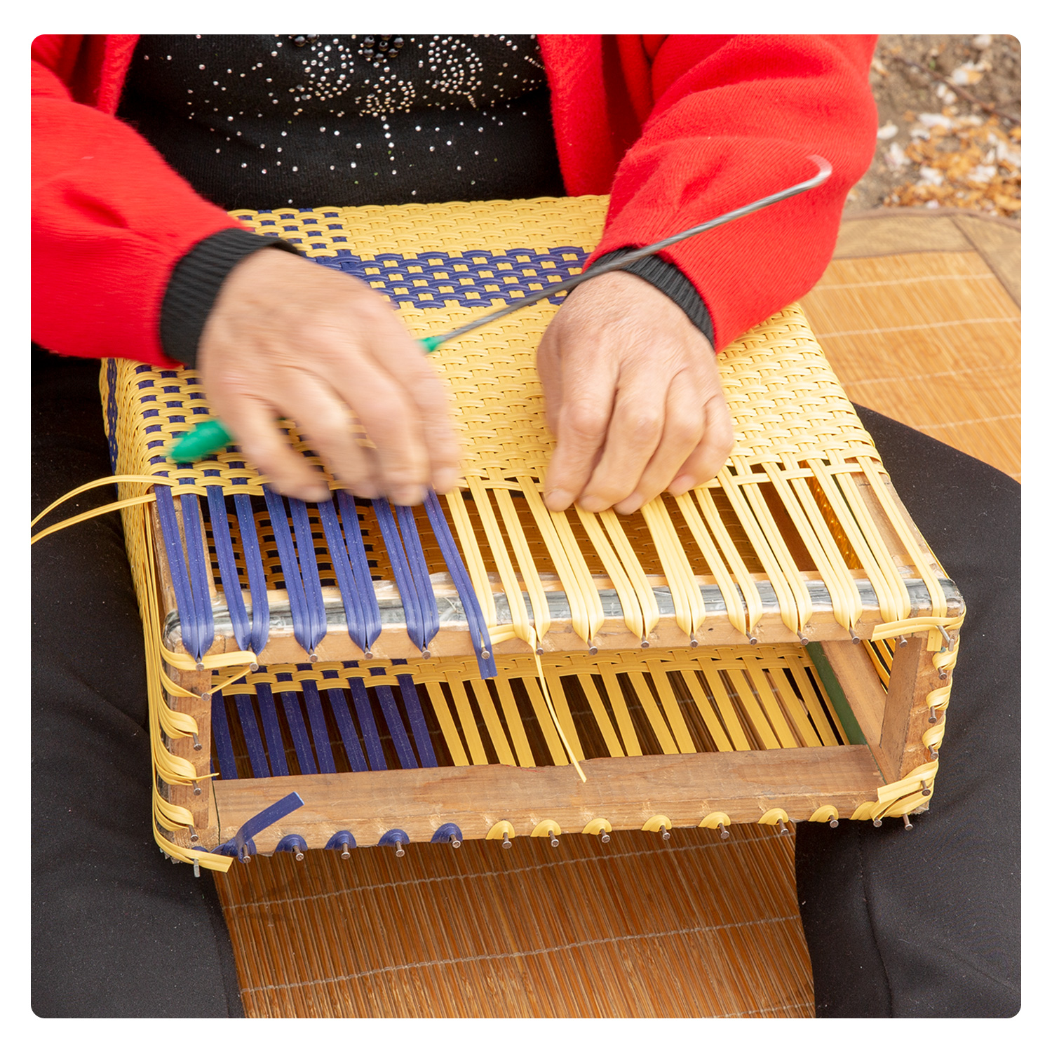 カゴバッグ 手編み市松模様編み込み持ち手カゴバッグ