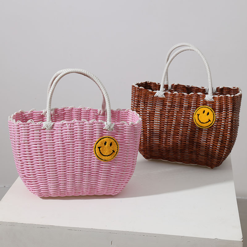 カゴバッグ 笑顔刺繍ワンポイント編み込みカゴバッグ