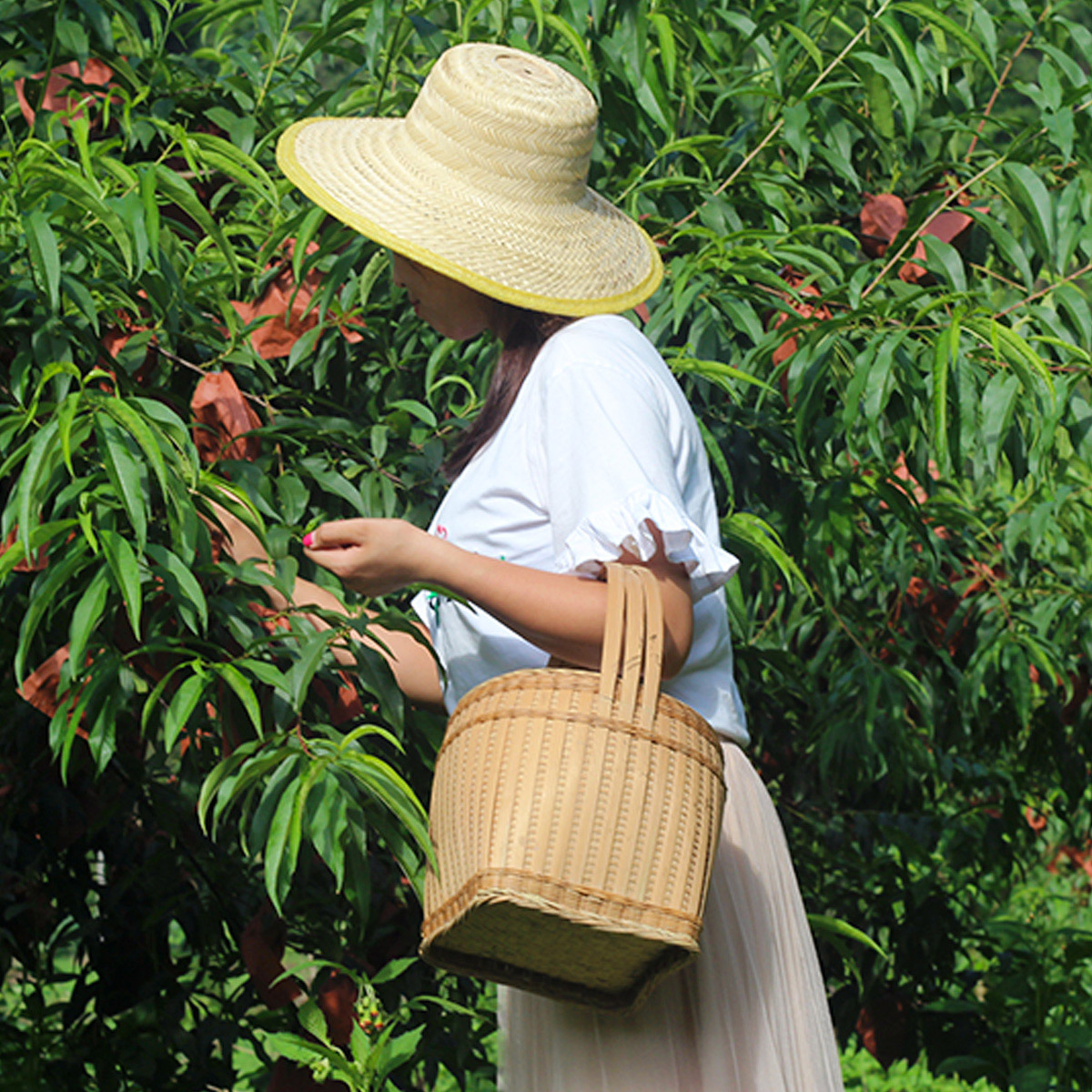 カゴバッグ 天然素材蓋付き円筒型編み込みかごバッグ
