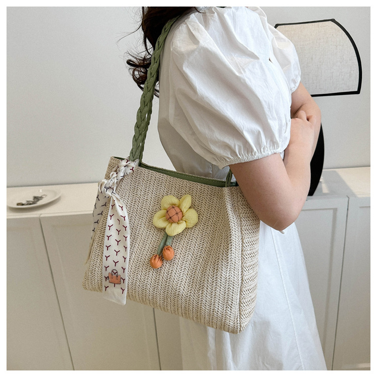 カゴバッグ 花ひらく麦わらトートバッグ