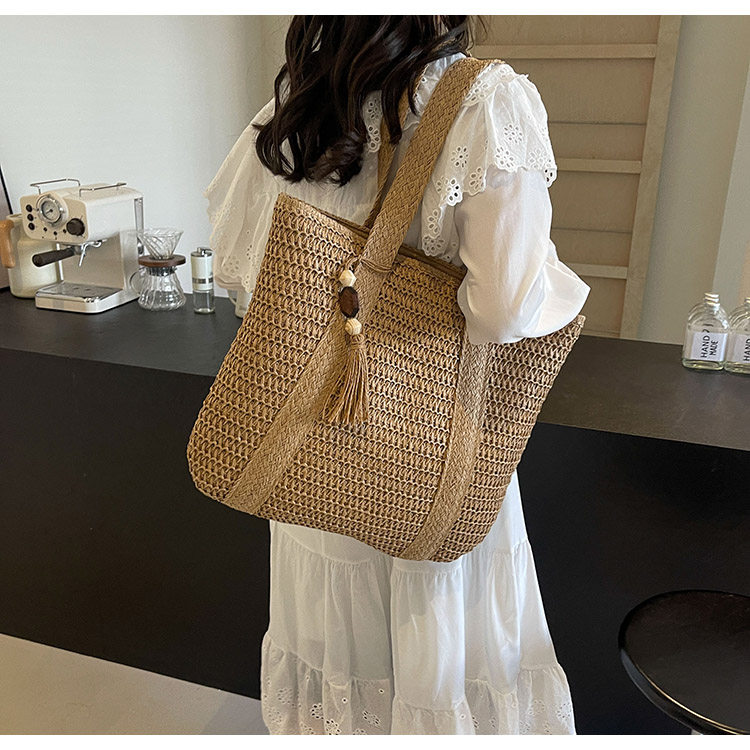 カゴバッグ タッセル付き透かし編みカゴバッグトート型