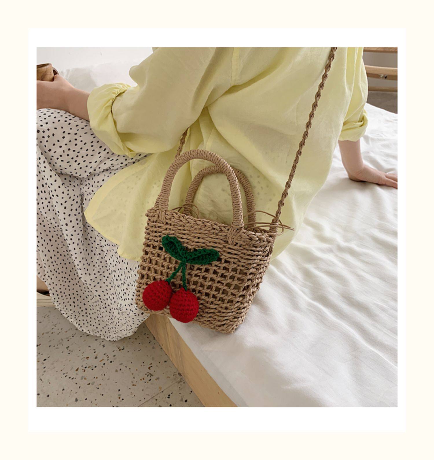 カゴバッグ さくらんぼ刺繍付き手編みカゴバッグ