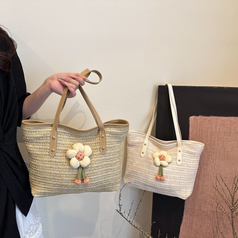 カゴバッグ 花モチーフ付き編み目トートバッグ