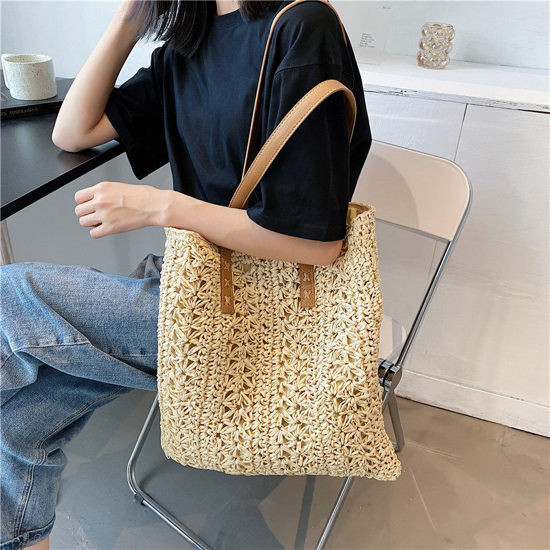 カゴバッグ 手編み風透かし編みの軽量トート型かごバッグ