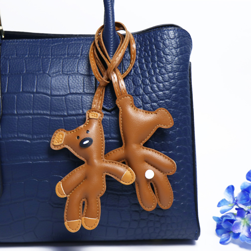 キーリング 可愛い子鹿モチーフ本革キーチェーン