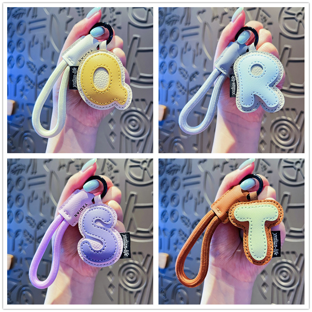 文字デザイン レザー調 キーリング バッグチャーム