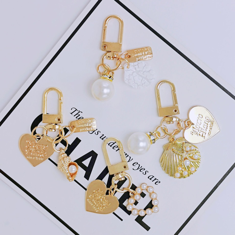 キーリング 貝殻真珠ハート文字入りカラビナ付き可愛いキーホルダー