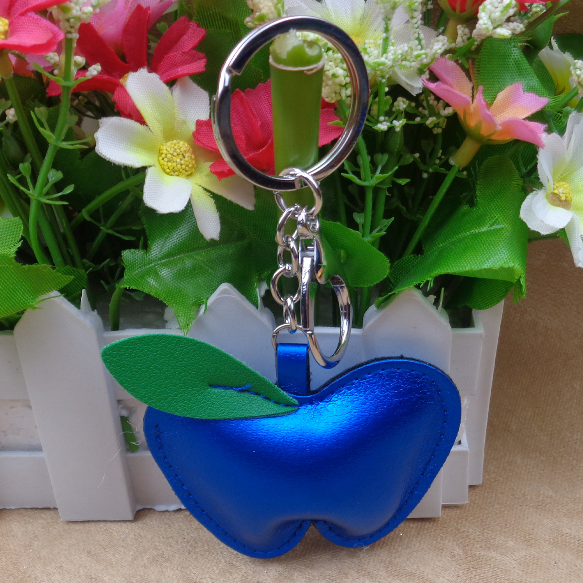 キーリング りんご型レザーキーチェーン