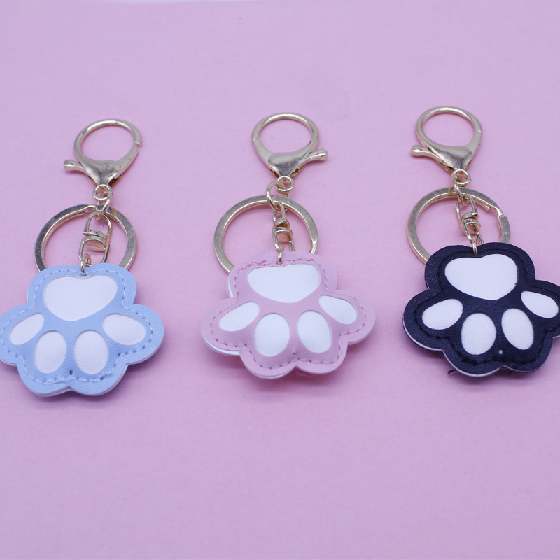 キーリング 肉球モチーフのキュートなキーチェーン