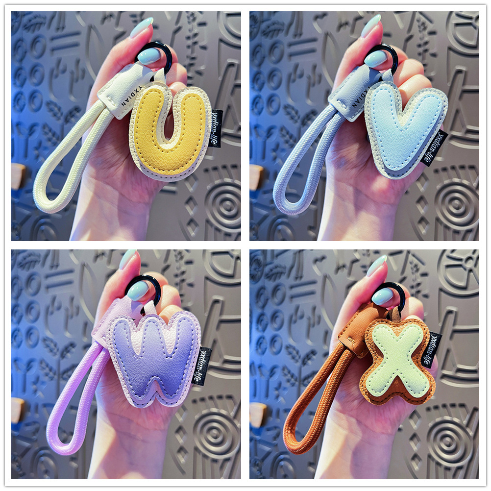 文字デザイン レザー調 キーリング バッグチャーム