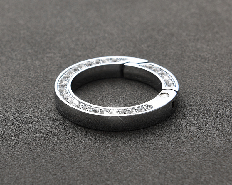 キーリング 煌めく宝石付き回転式金属キーチェーン